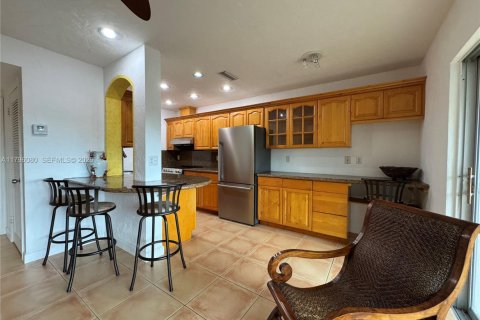 Condo in Hollywood, Florida, 1 bedroom № 2185818 - photo 14