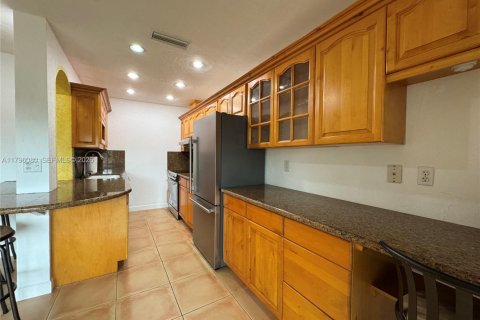 Condo in Hollywood, Florida, 1 bedroom № 2185818 - photo 25