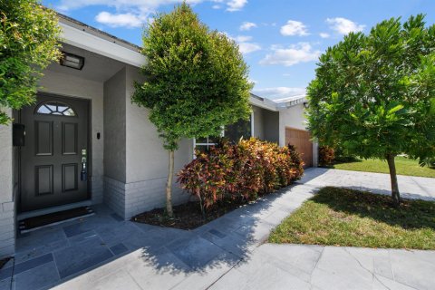 Villa ou maison à vendre à Deerfield Beach, Floride: 3 chambres, 172.33 m2 № 2254696 - photo 2