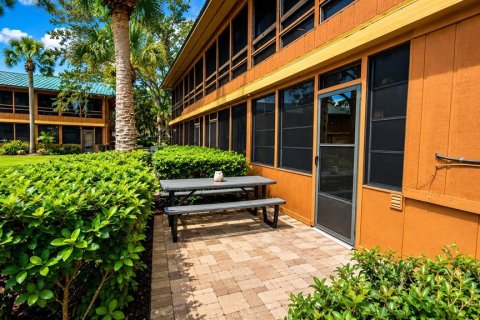 Condo in River Ranch, Florida, 1 bedroom № 2259248 - photo 10
