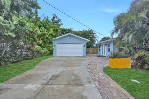 House in Bradenton, Florida 3 bedrooms, 146.41 sq.m. № 2151373 - photo 3