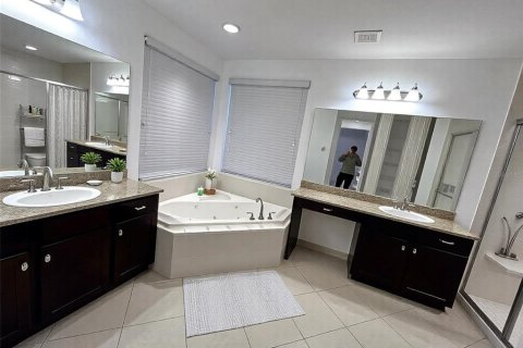 Villa ou maison à louer à Wesley Chapel, Floride: 4 chambres, 253.44 m2 № 2350026 - photo 7