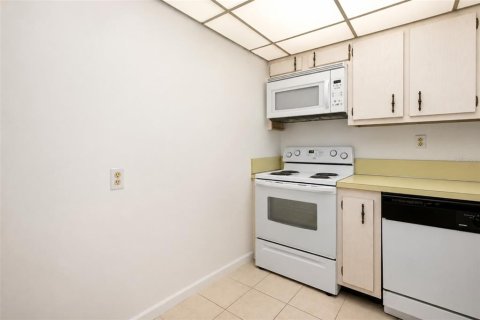 Купить кондоминиум в Палм-Бич, Флорида 6 комнат, 91.32м2, № 2156792 - фото 10