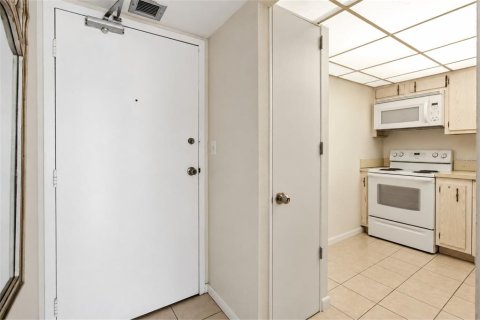 Купить кондоминиум в Палм-Бич, Флорида 6 комнат, 91.32м2, № 2156792 - фото 6