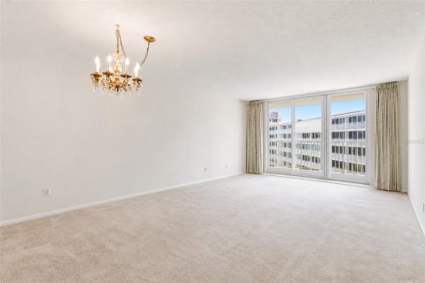 Купить кондоминиум в Палм-Бич, Флорида 6 комнат, 91.32м2, № 2156792 - фото 12