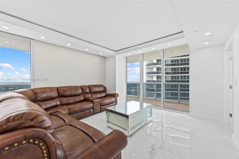 Condominio en venta en Hallandale Beach, Florida, 2 dormitorios, 135.45 m2 № 1951166 - foto 25