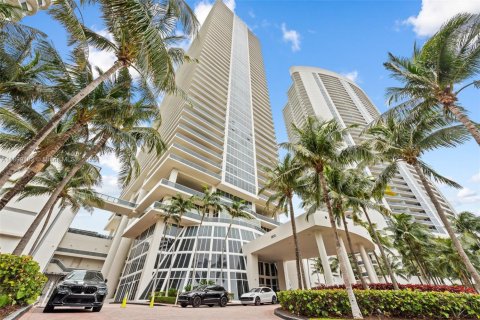 Condominio en venta en Hallandale Beach, Florida, 2 dormitorios, 135.45 m2 № 1951166 - foto 1
