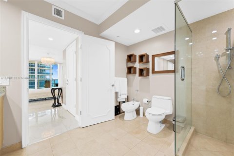 Condominio en venta en Hallandale Beach, Florida, 2 dormitorios, 135.45 m2 № 1951166 - foto 23