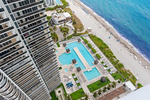 Condominio en venta en Hallandale Beach, Florida, 2 dormitorios, 135.45 m2 № 1951166 - foto 6