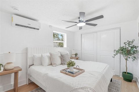House in Tampa, Florida 3 bedrooms, 93.55 sq.m. № 2224607 - photo 17