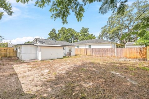 House in Tampa, Florida 3 bedrooms, 93.55 sq.m. № 2224607 - photo 27