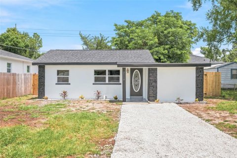 House in Tampa, Florida 3 bedrooms, 93.55 sq.m. № 2224607 - photo 30