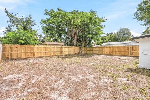 House in Tampa, Florida 3 bedrooms, 93.55 sq.m. № 2224607 - photo 26