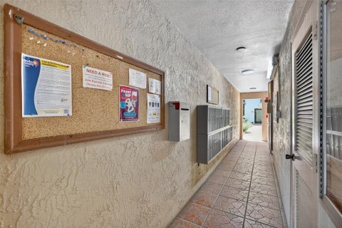 Купить кондоминиум в Сент-Питерсберг, Флорида 3 комнаты, 85.01м2, № 1904230 - фото 4