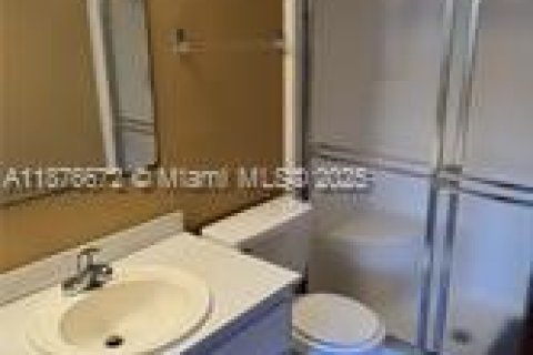 Condo in Cape Coral, Florida, 2 bedrooms  № 1922680 - photo 20