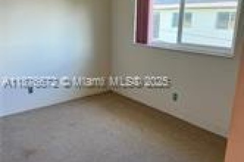 Condo in Cape Coral, Florida, 2 bedrooms  № 1922680 - photo 18