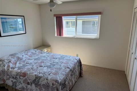 Condo in Cape Coral, Florida, 2 bedrooms  № 1922680 - photo 3