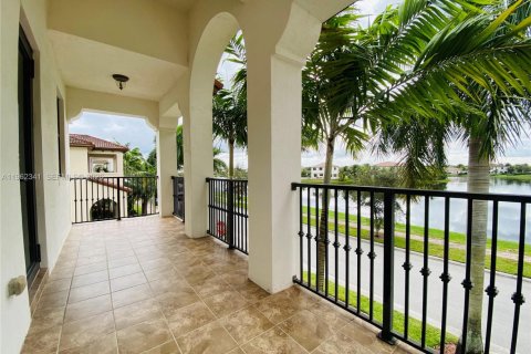 Villa ou maison à louer à Cooper City, Floride: 4 chambres, 193.61 m2 № 2025126 - photo 3