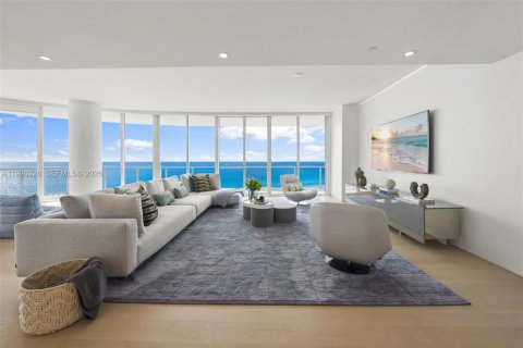 Купить кондоминиум в Майами-Бич, Флорида 5 спален, 406.73м2, № 2059069 - фото 3