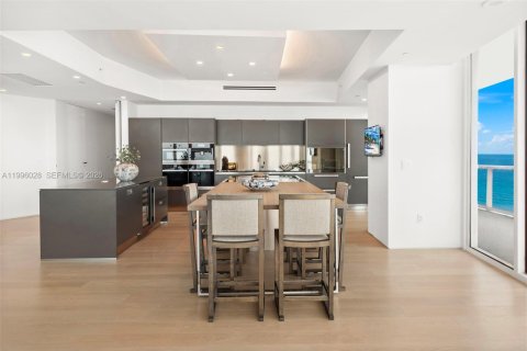 Купить кондоминиум в Майами-Бич, Флорида 5 спален, 406.73м2, № 2059069 - фото 18