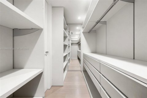 Купить кондоминиум в Майами-Бич, Флорида 5 спален, 406.73м2, № 2059069 - фото 28