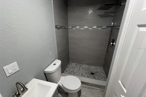 Villa ou maison à louer à Orlando, Floride: 4 chambres, 117.89 m2 № 2396855 - photo 9