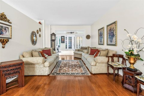 Casa en venta en Brandon, Florida, 5 dormitorios, 312.62 m2 № 2296810 - foto 14