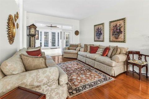 Casa en venta en Brandon, Florida, 5 dormitorios, 312.62 m2 № 2296810 - foto 12