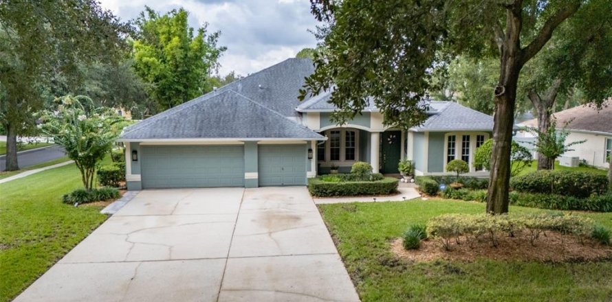 Casa en Brandon, Florida 5 dormitorios, 312.62 m2 № 2296810