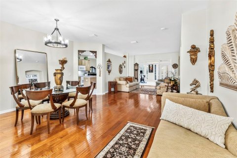 Casa en venta en Brandon, Florida, 5 dormitorios, 312.62 m2 № 2296810 - foto 11