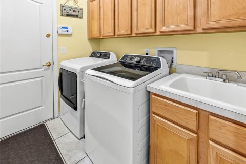 Casa en venta en Brandon, Florida, 5 dormitorios, 312.62 m2 № 2296810 - foto 25