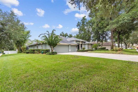 Casa en venta en Brandon, Florida, 5 dormitorios, 312.62 m2 № 2296810 - foto 3