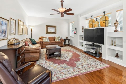 Casa en venta en Brandon, Florida, 5 dormitorios, 312.62 m2 № 2296810 - foto 29