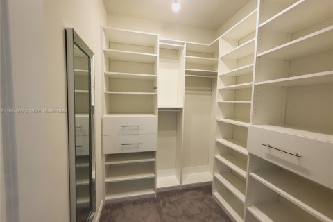 Снять в аренду таунхаус в Палм Спрингс, Флорида 3 спальни, 157.1м2, № 1945870 - фото 11