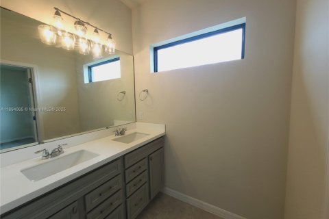 Снять в аренду таунхаус в Палм Спрингс, Флорида 3 спальни, 157.1м2, № 1945870 - фото 14