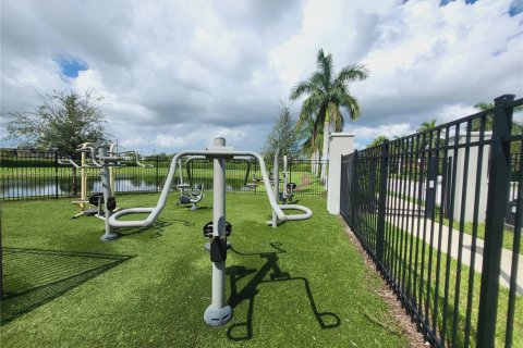 Снять в аренду таунхаус в Палм Спрингс, Флорида 3 спальни, 157.1м2, № 1945870 - фото 21