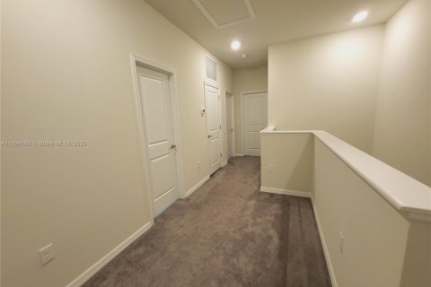 Снять в аренду таунхаус в Палм Спрингс, Флорида 3 спальни, 157.1м2, № 1945870 - фото 7