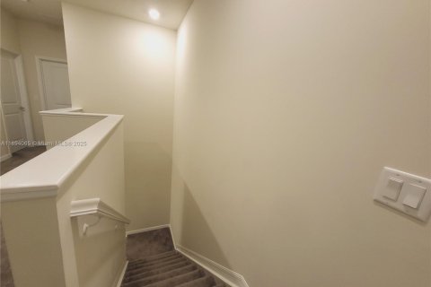 Снять в аренду таунхаус в Палм Спрингс, Флорида 3 спальни, 157.1м2, № 1945870 - фото 8