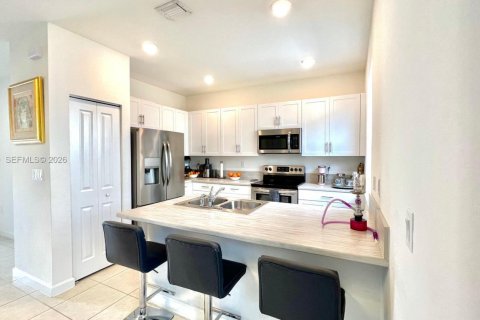 Townhouse in Homestead, Florida 4 bedrooms, 123.65 sq.m. № 2003455 - photo 3