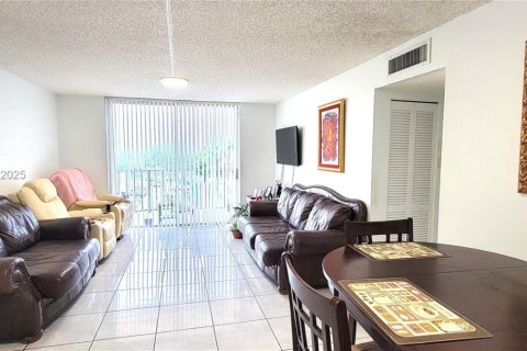 Copropriété à louer à Miami, Floride: 2 chambres, 80.82 m2 № 1982189 - photo 3