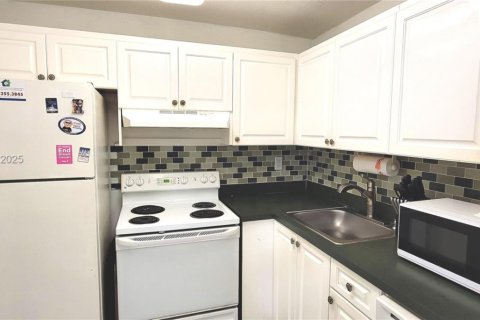 Copropriété à louer à Miami, Floride: 2 chambres, 80.82 m2 № 1982189 - photo 5