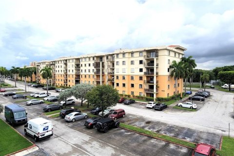 Copropriété à louer à Miami, Floride: 2 chambres, 80.82 m2 № 1982189 - photo 12