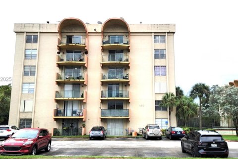 Copropriété à louer à Miami, Floride: 2 chambres, 80.82 m2 № 1982189 - photo 9