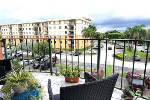 Copropriété à louer à Miami, Floride: 2 chambres, 80.82 m2 № 1982189 - photo 8