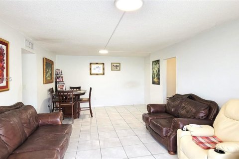 Copropriété à louer à Miami, Floride: 2 chambres, 80.82 m2 № 1982189 - photo 11