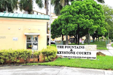 Copropriété à louer à Miami, Floride: 2 chambres, 80.82 m2 № 1982189 - photo 1