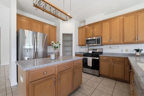 House in Fish Hawk, Florida 5 bedrooms, 302.49 sq.m. № 2196479 - photo 10
