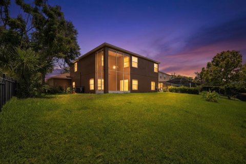 House in Fish Hawk, Florida 5 bedrooms, 302.49 sq.m. № 2196479 - photo 2