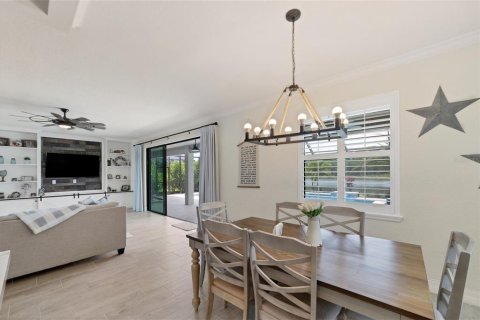 House in Bradenton, Florida 6 bedrooms, 324.23 sq.m. № 1858326 - photo 16