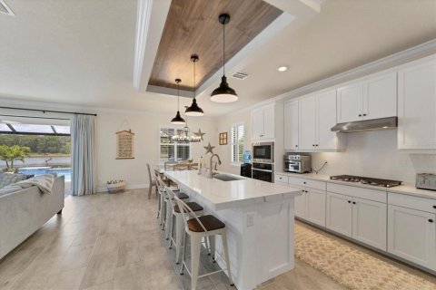 House in Bradenton, Florida 6 bedrooms, 324.23 sq.m. № 1858326 - photo 20